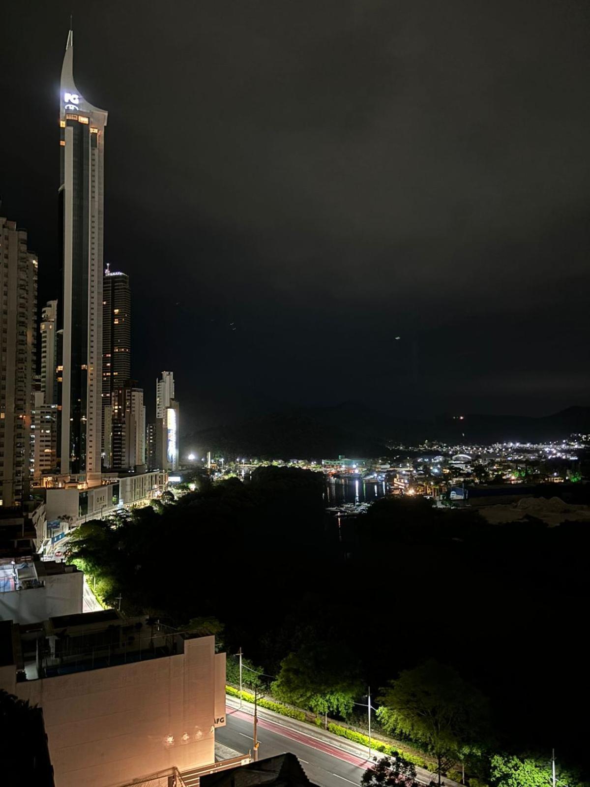 Quadra Mar, 1 Dos Quartos Com Ar-condicionado , Barra Sul Apartment *