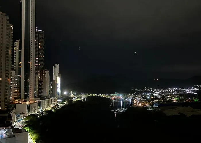 Apartamento Quadra Mar, 1 Dos Quartos Com Ar-Condicionado , Barra Sul